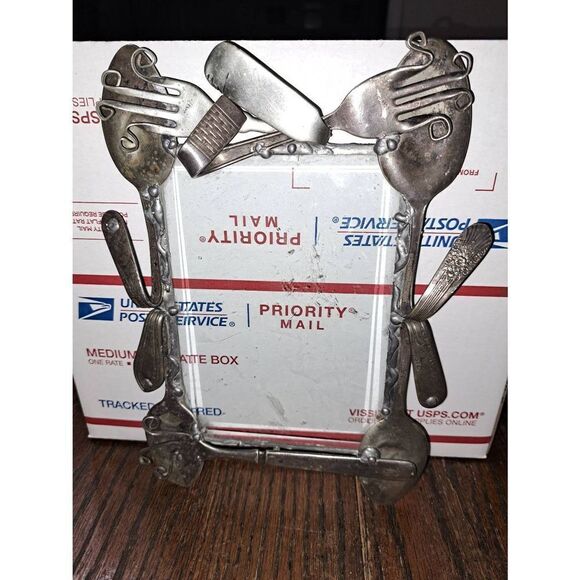 Older Silver Plated Silverware Beveled Glass Picture Frame 4"x6" - Picture 1 of 8